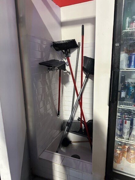 More Photos Of 2205 N Broadway, Los Angeles Bar For Sale