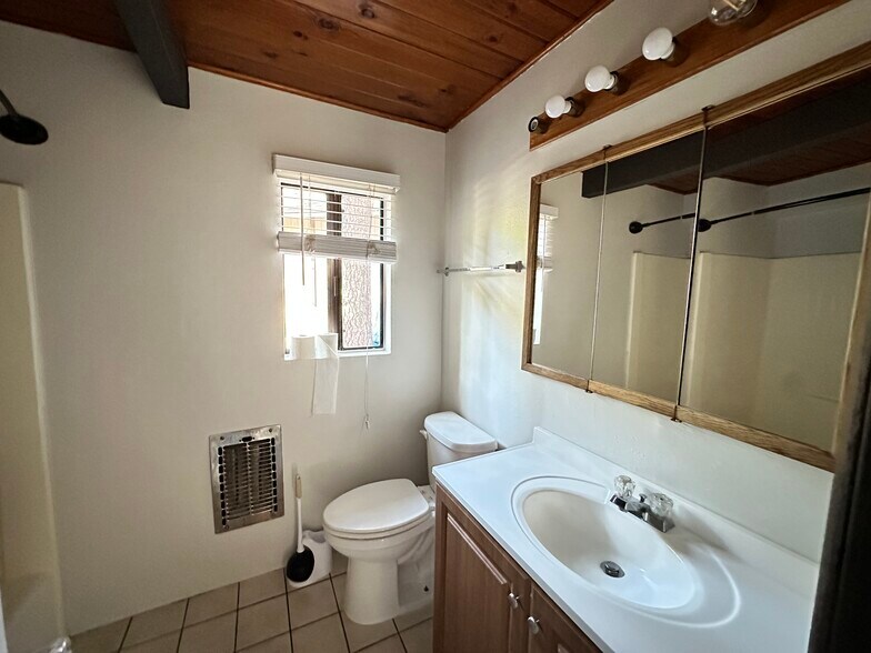 More Photos Of 26305 Delano Dr, Idyllwild-Pine Cove Apartments For Sale