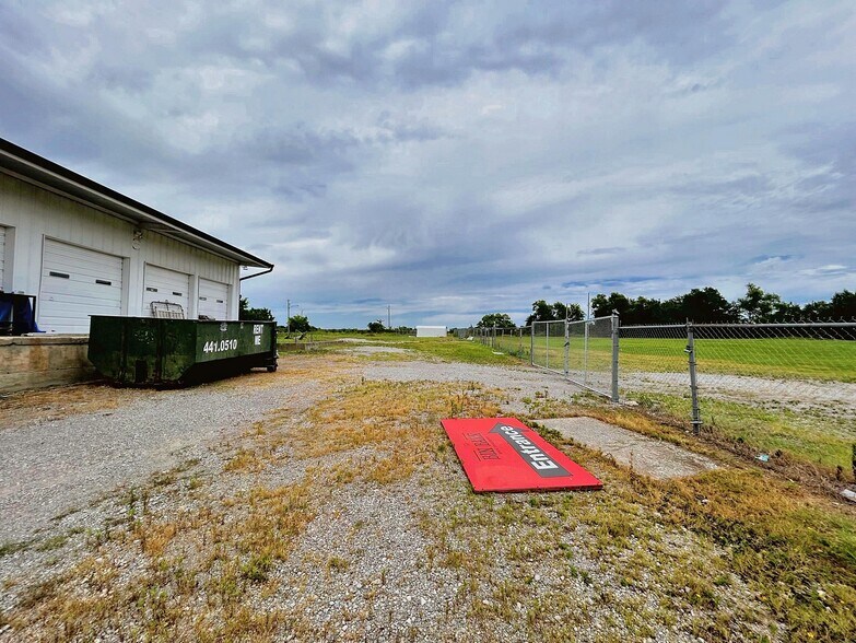 More Photos Of 120 W Peak Blvd, Muskogee Freestanding For Sale