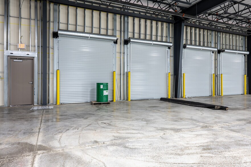 More Photos Of 8229 Tyner Rd, Colfax Flex For Lease