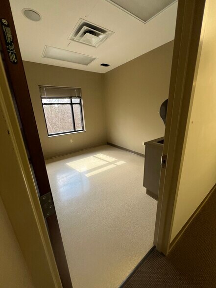 More Photos Of 2701 Chancellor Dr, Fort Mitchell Medical For Sale