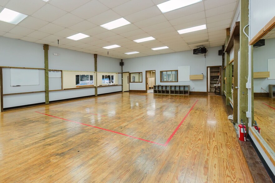 More Photos Of 4560 SE Mile Hill Dr, Port Orchard Freestanding For Lease