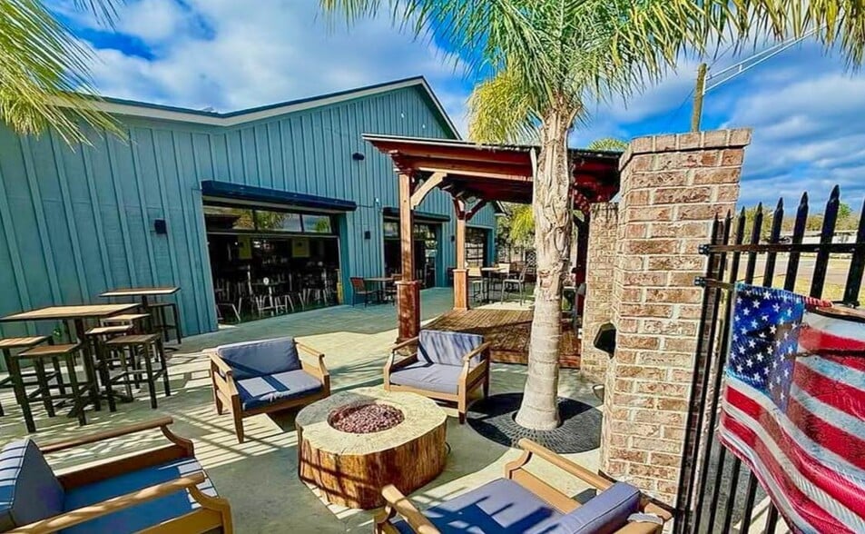More Photos Of 1341 Airport Rd, Jacksonville Restaurant For Sale