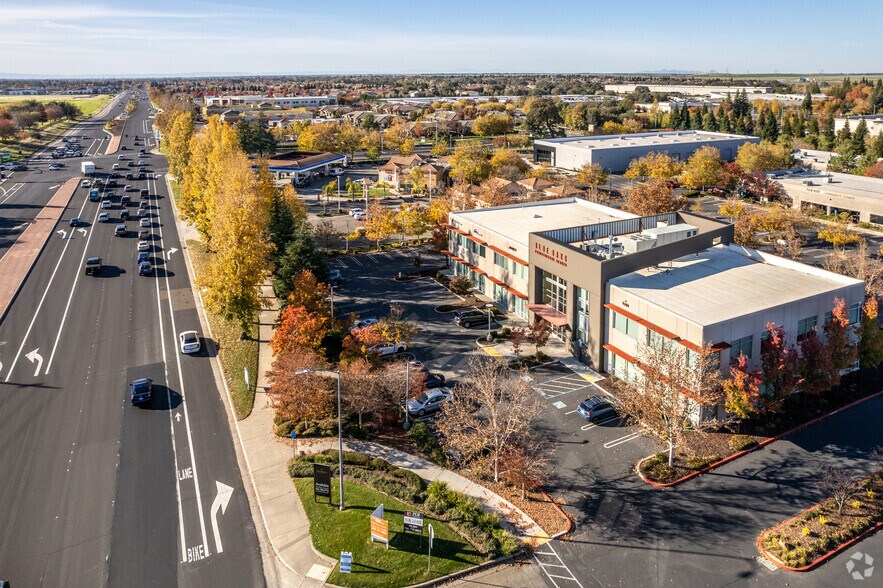 More Photos Of 1382 Blue Oaks Blvd, Roseville Office For Lease