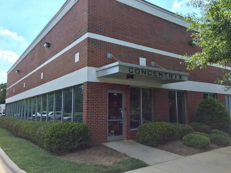 More Photos Of 3120 Latrobe Dr, Charlotte Showroom For Lease