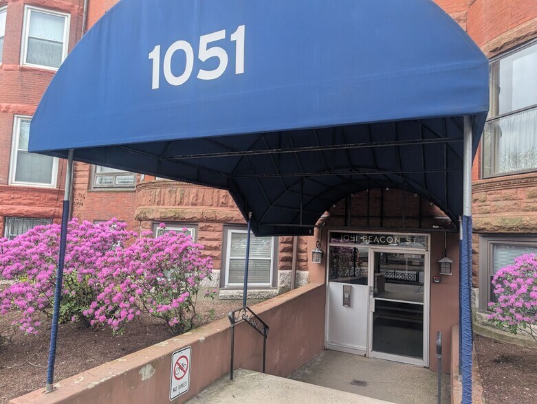 More Photos Of 1051 Beacon St, Brookline Medical For Sale
