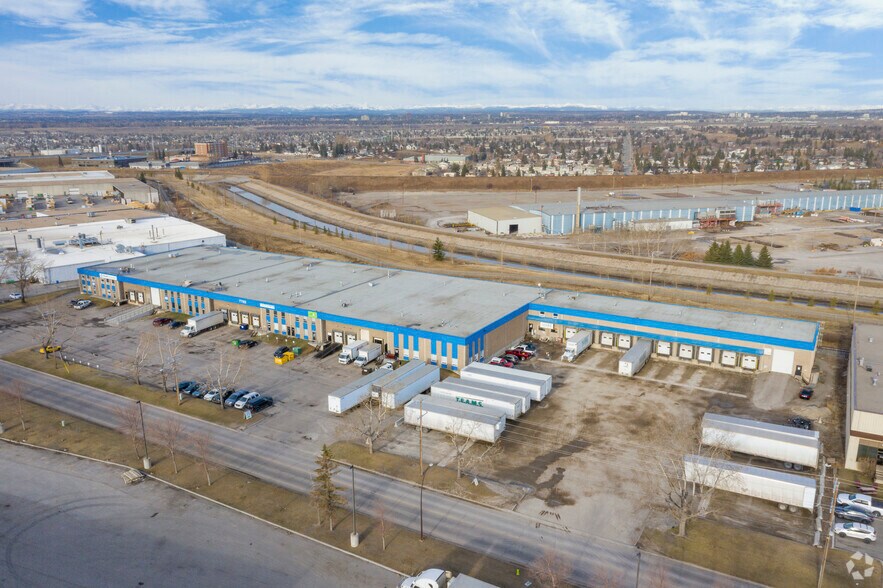 More Photos Of 7703 30th St SE, Calgary Distribution For Lease
