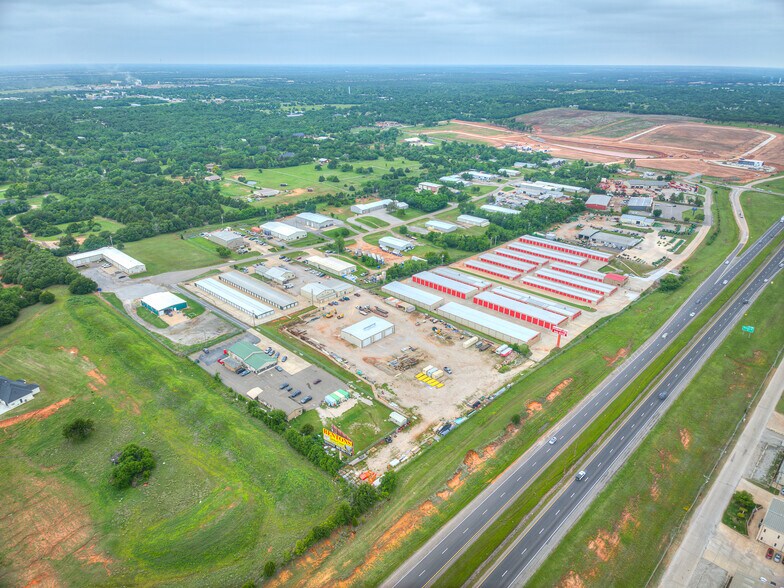 More Photos Of 6355 Boucher Dr, Edmond Showroom For Lease