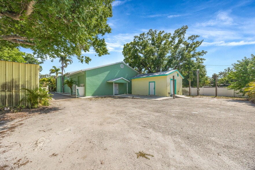 More Photos Of 826 W Shell Point Rd, Ruskin Land For Sale