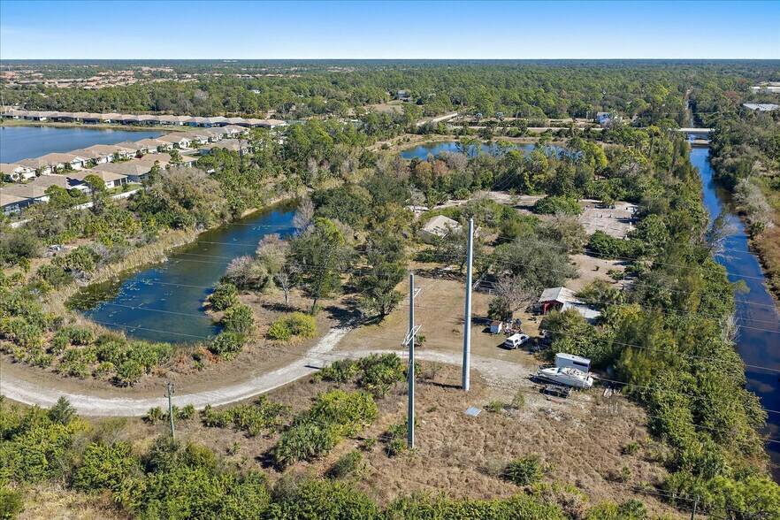 More Photos Of 2327 Ewing Dr, Venice Land For Sale