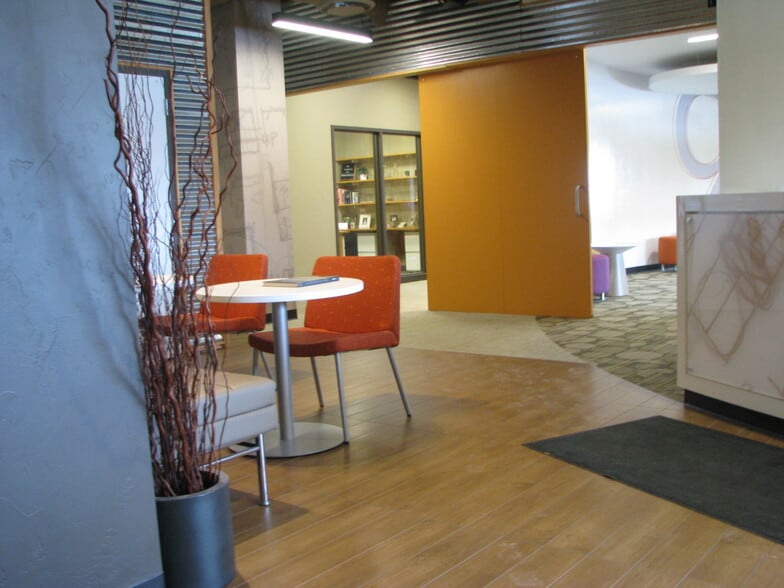 More Photos Of 124 N Broadway, De Pere Loft Creative Space For Lease