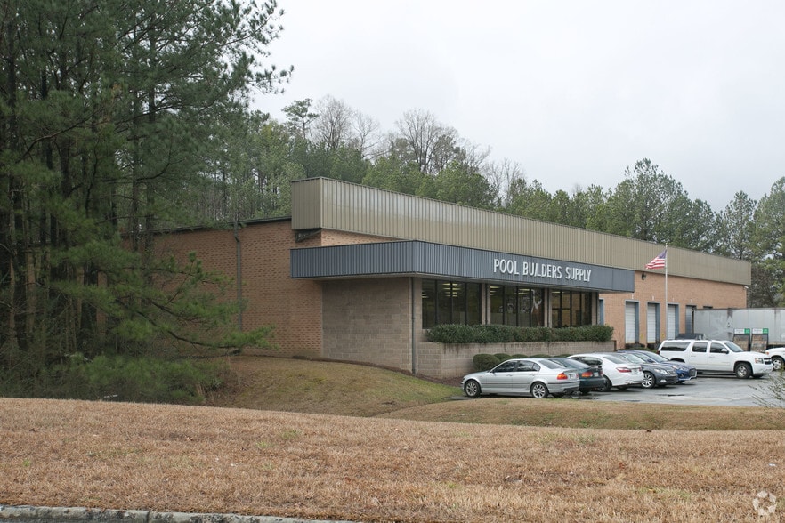 Primary Photo Of 6480 Best Friend Rd, Norcross Showroom For Lease