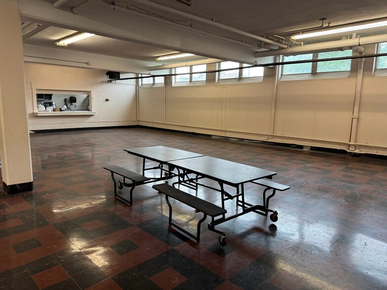 More Photos Of 89 E Genesee St, Auburn Flex For Sale