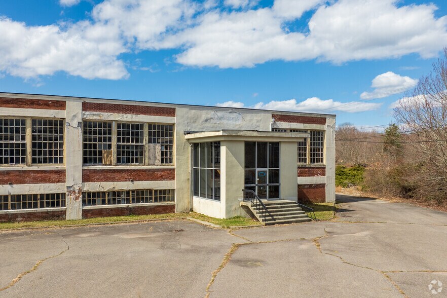 More Photos Of 620 Spring St, North Dighton Warehouse For Lease