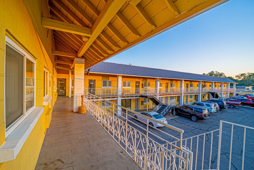 More Photos Of 1349 Idaho St, Elko Hotel For Sale