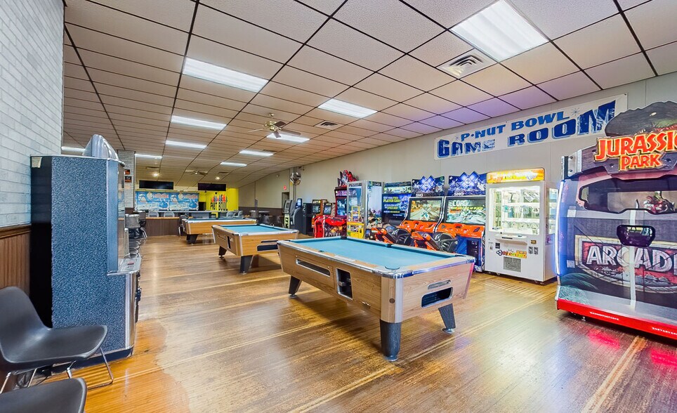 More Photos Of 2701 P Nut Ln, Bloomsburg Bowling Alley For Sale
