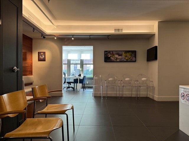 More Photos Of 431 Park Ave, Falls Church Medical For Sale