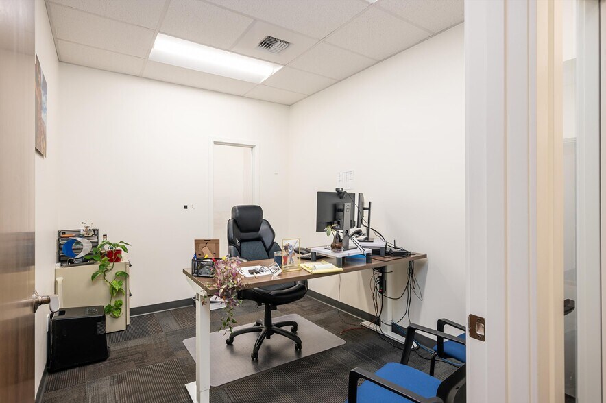 More Photos Of 1609-1611 Broadway St, Bellingham Office For Lease