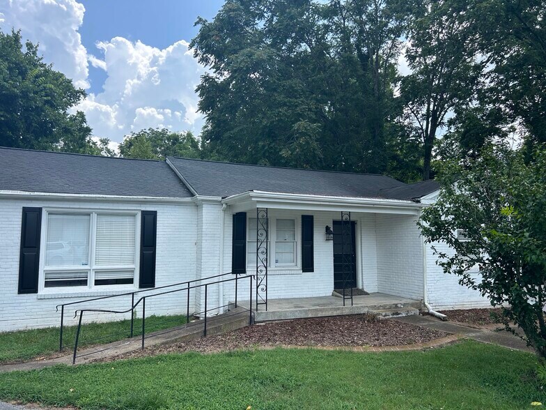 More Photos Of 1191 W Main St, Franklin Office For Sale