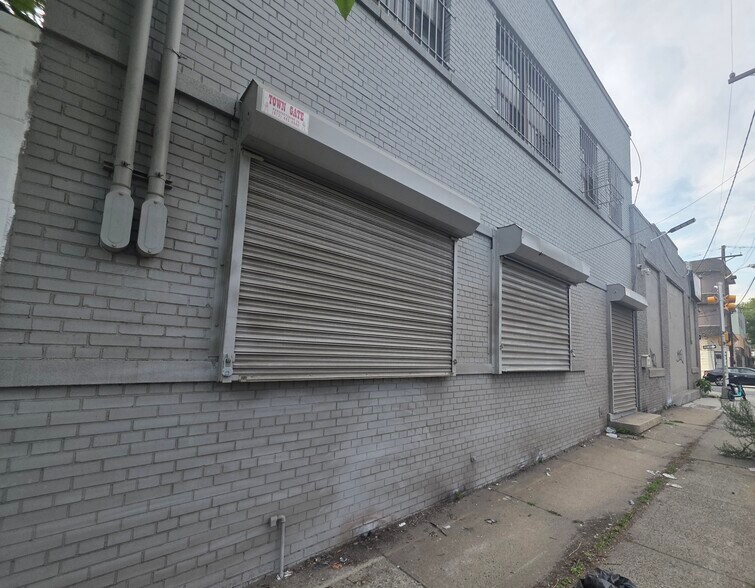More Photos Of 413-417 Frelinghuysen Ave, Newark Light Distribution For Sale