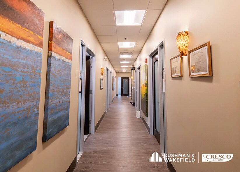 More Photos Of 31099 Chagrin Blvd, Pepper Pike Office For Sale