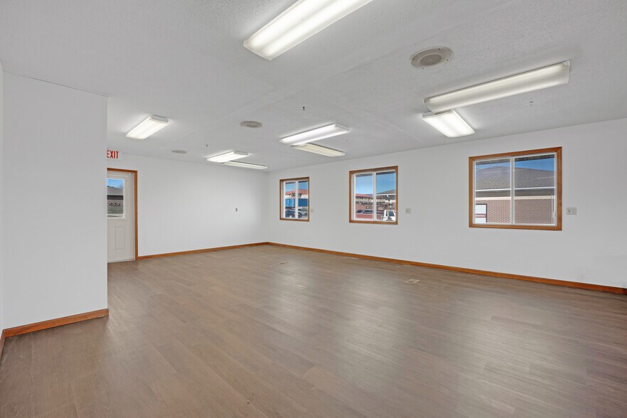 More Photos Of 804 Winchester Dr, Sedalia Medical For Sale