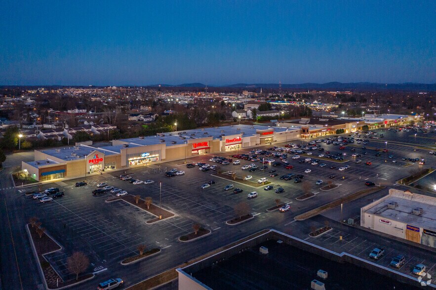 More Photos Of 377 W Jackson St, Cookeville Unknown For Lease