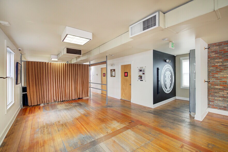 More Photos Of 4914 Rainier Ave S, Seattle Storefront Retail Residential For Sale