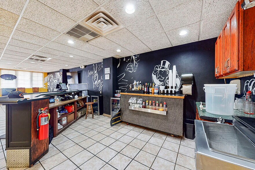 More Photos Of 3125-3133 N Prospect Rd, Peoria Freestanding For Lease