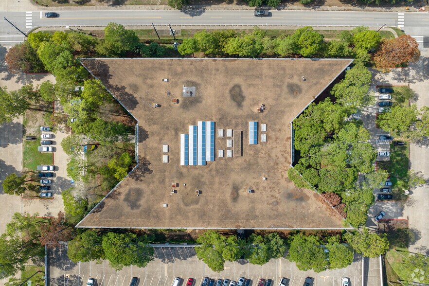 More Photos Of 15995 N Barkers Landing Rd, Houston Office For Lease