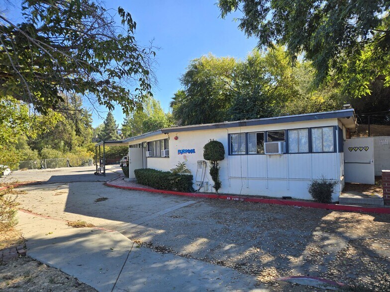More Photos Of 625 Coleman Ave, Los Angeles Schools For Lease