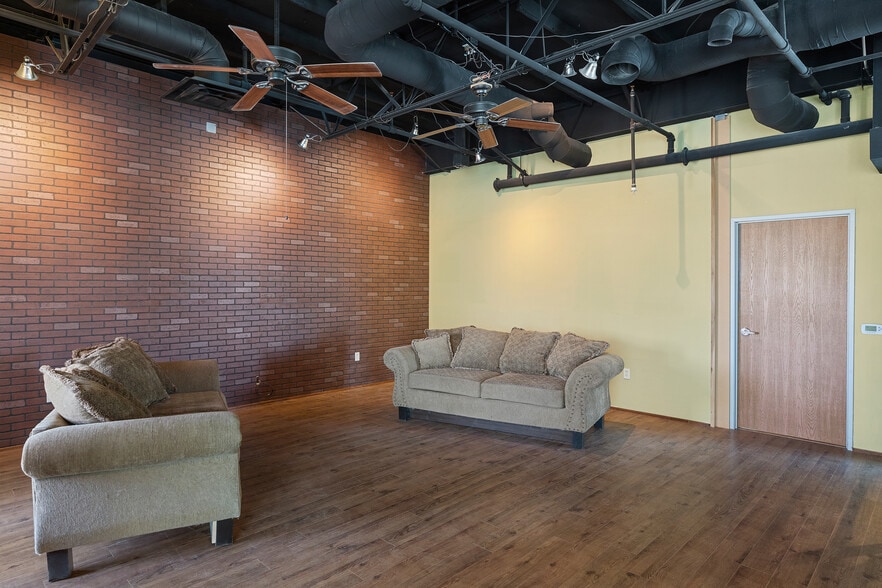 More Photos Of 4030 E Post Rd, Las Vegas Warehouse For Sale