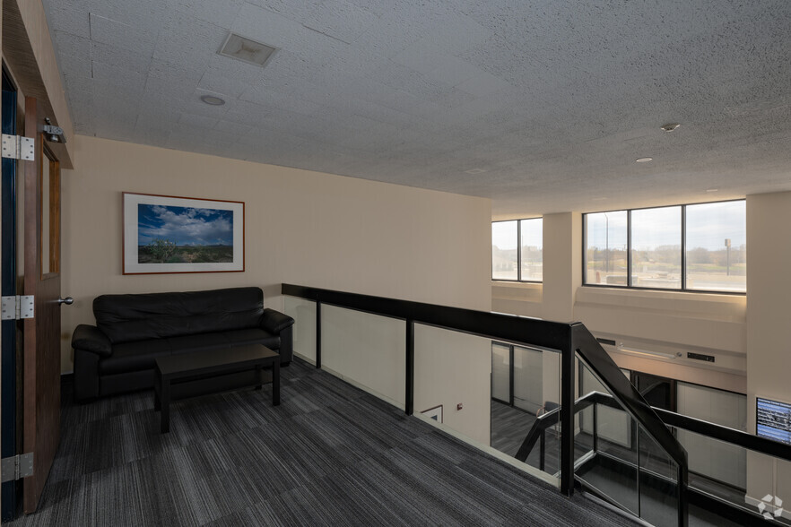 More Photos Of 6815 Manhattan Blvd, Fort Worth Office For Lease