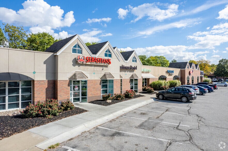 More Photos Of 815-843 N 98th St, Omaha Storefront Retail Office For Lease