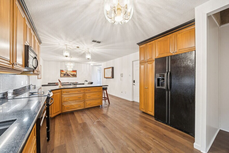 More Photos Of 930 Aviator Dr, Fort Worth Specialty For Sale