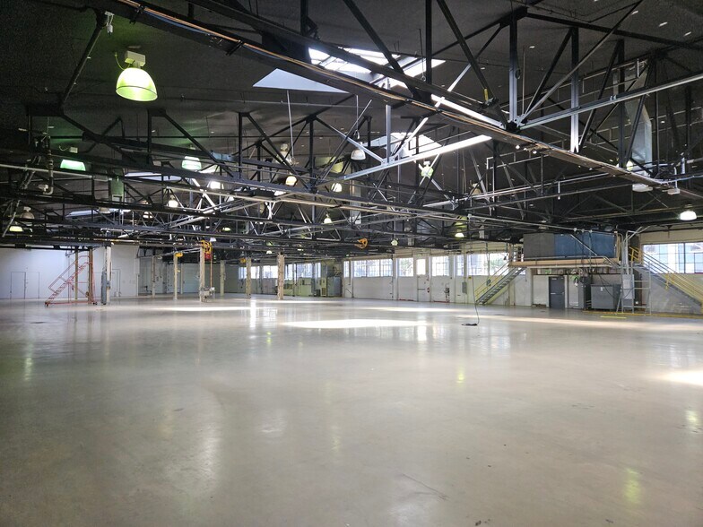 More Photos Of 2000-2040 Folsom St, San Francisco Flex For Sale