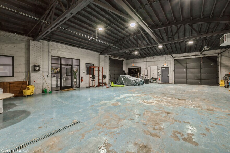 More Photos Of 80 W Lake St, Northlake Light Distribution For Lease