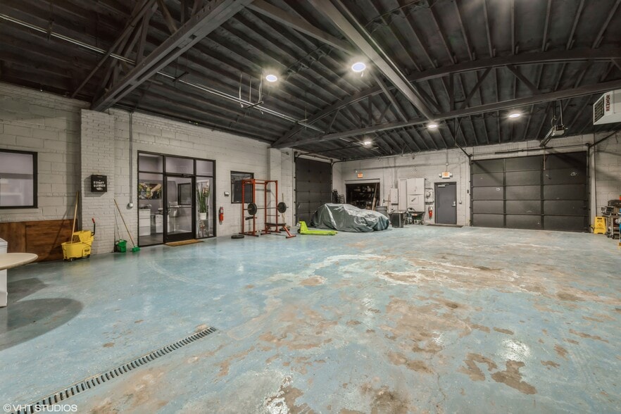 More Photos Of 80 W Lake St, Northlake Light Distribution For Sale
