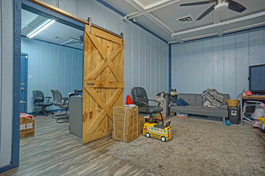 More Photos Of 10 Camp St, Dover Storefront For Sale