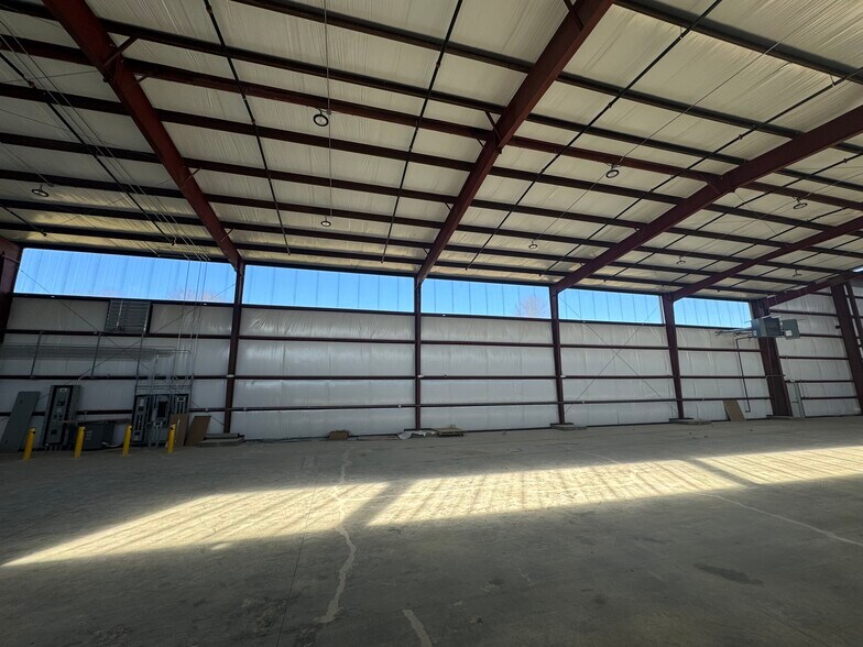 More Photos Of 1050 Cairo Rd, Gallatin Warehouse For Lease