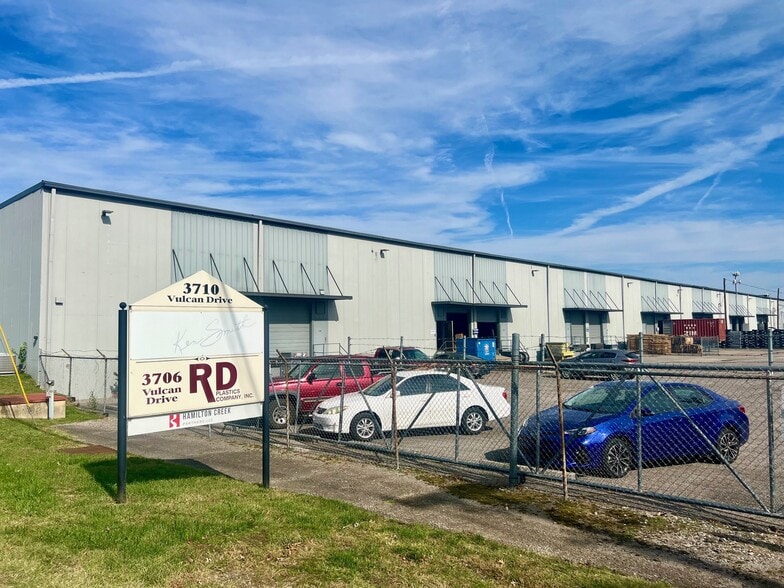 More Photos Of 3706-3710 Vulcan Dr, Nashville Distribution For Lease
