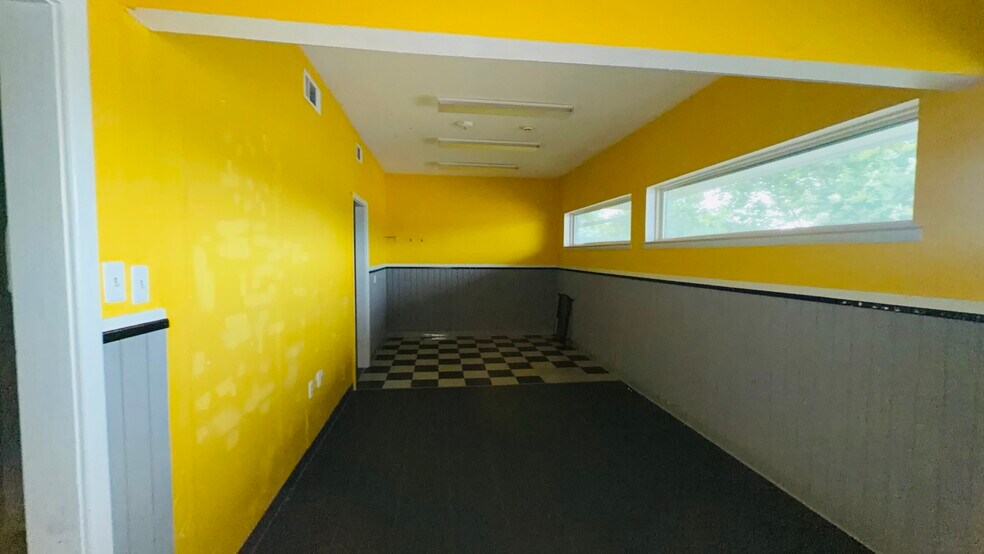 More Photos Of 109 W Midway Dr, Euless Medical For Sale