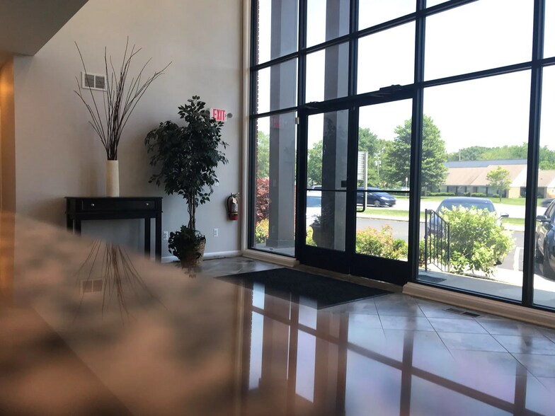 More Photos Of 24525 Southfield Rd, Southfield Unknown For Lease