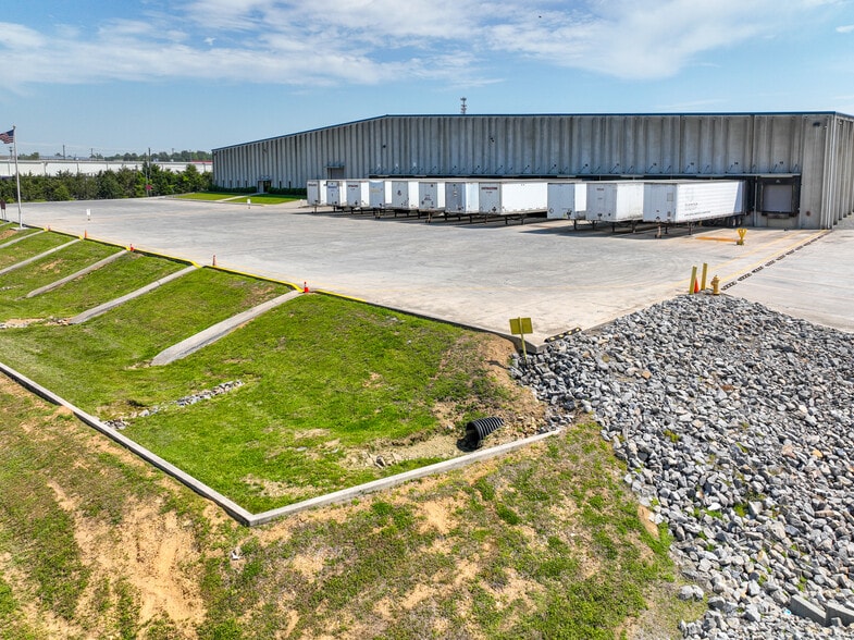More Photos Of 1001 Enterprise Dr, Dalton Warehouse For Sale