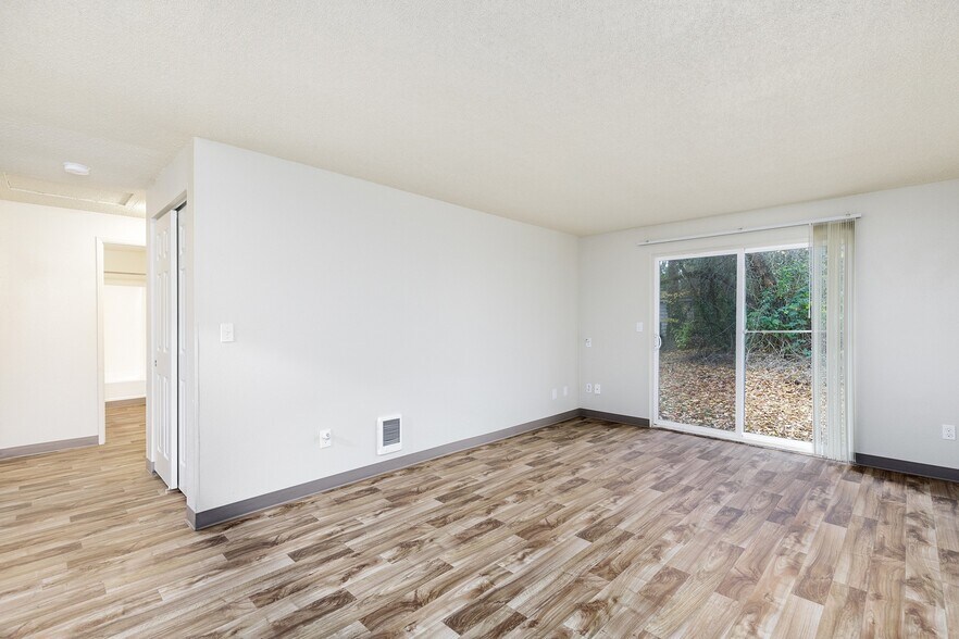 More Photos Of 11349 SW Greenburg Rd, Portland Apartments For Sale