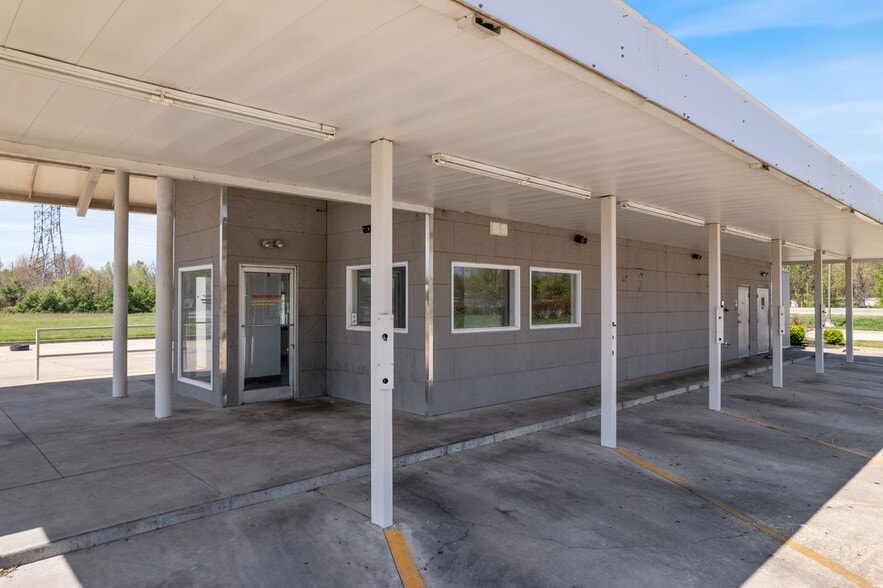 More Photos Of 7010 Raggard Rd, Louisville Fast Food For Lease