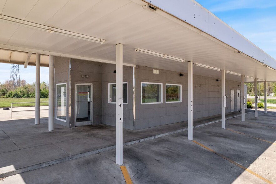 More Photos Of 7010 Raggard Rd, Louisville Fast Food For Lease