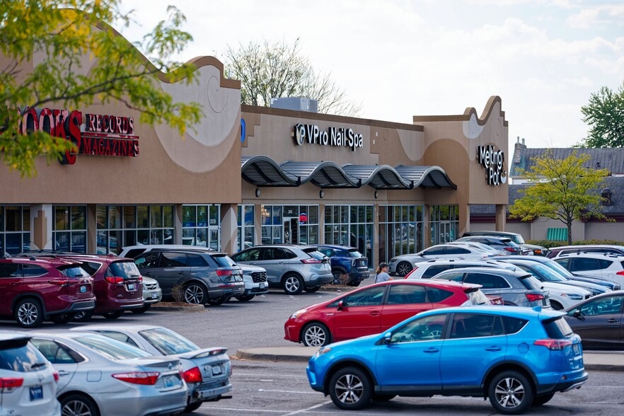 More Photos Of 2001 S Hurstbourne Pky, Louisville Storefront For Lease