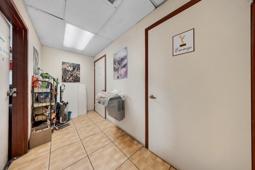 More Photos Of 9465 SW 56th St, Miami Freestanding For Sale