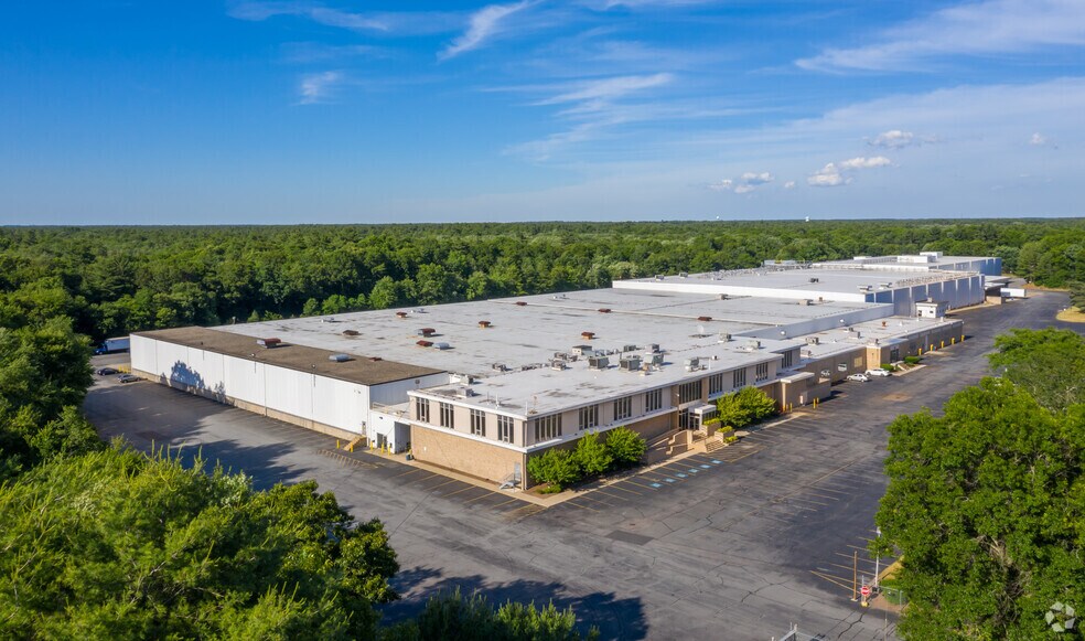 More Photos Of 380 S Worcester St, Norton Warehouse For Lease